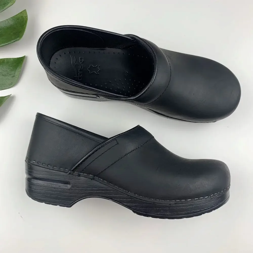 Dansko Clogs Slip On Matte Black Leather Comfort Shoes Women's 40 US 9.5 10
